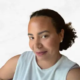 Contactez Omowumi, monteuse, graphiste à Paris